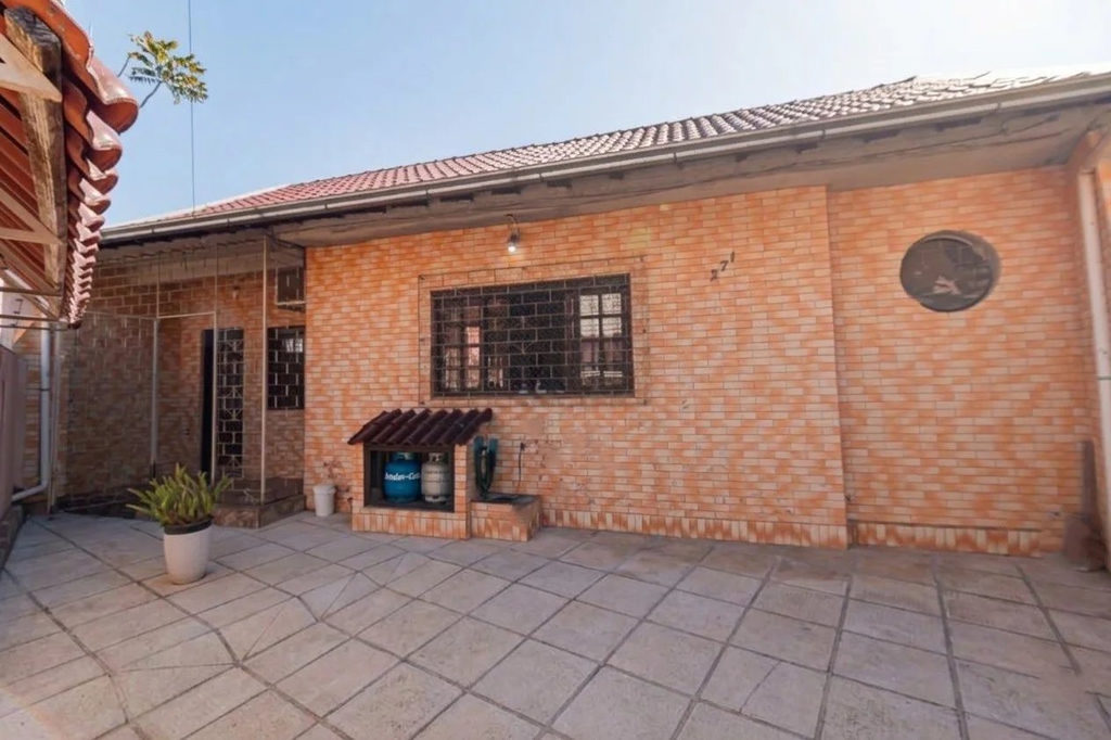 Casa para venda no bairro Jardim Itu Sabará em Porto Alegre