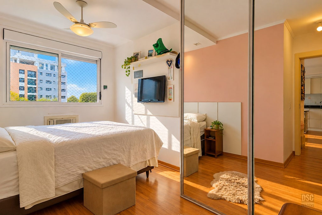 Apartamento para venda no bairro Vila Ipiranga em Porto Alegre