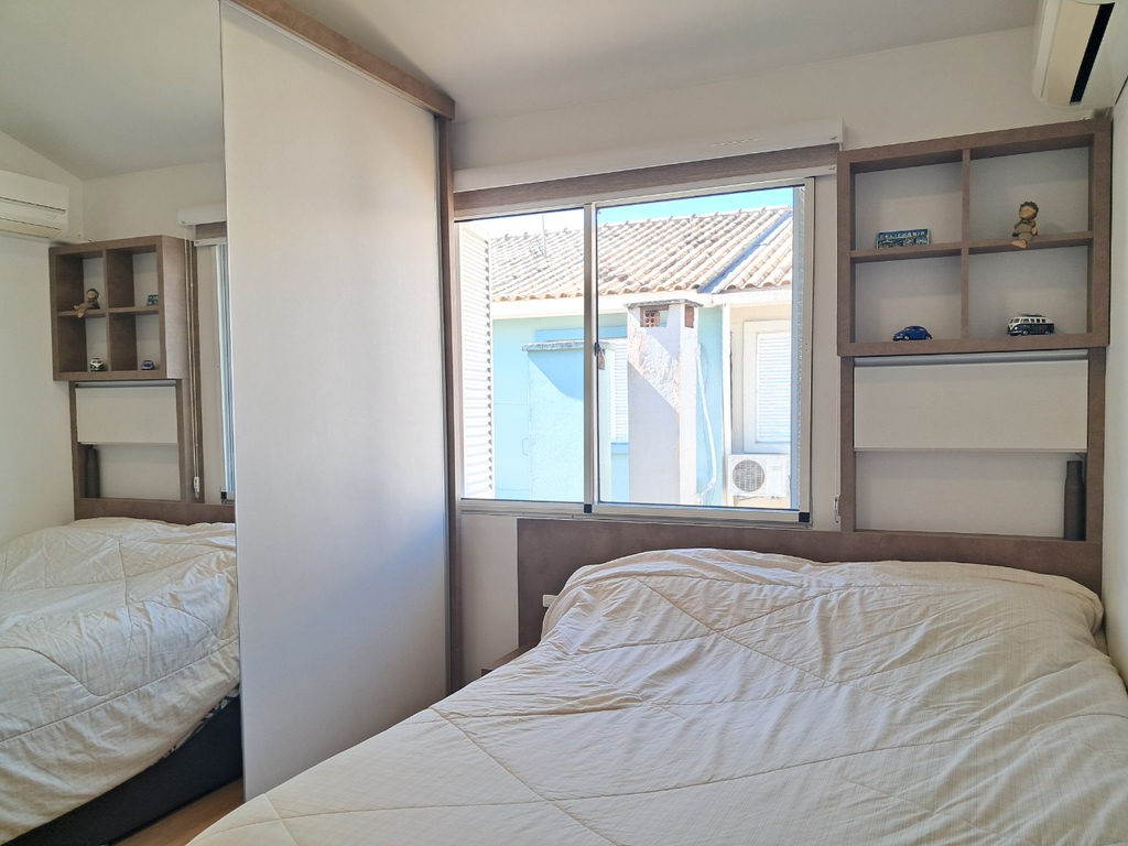 Casa em Condomínio para venda no bairro Humaitá em Porto Alegre