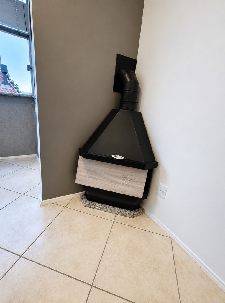 Apartamento para venda no bairro Vila Ipiranga em Porto Alegre