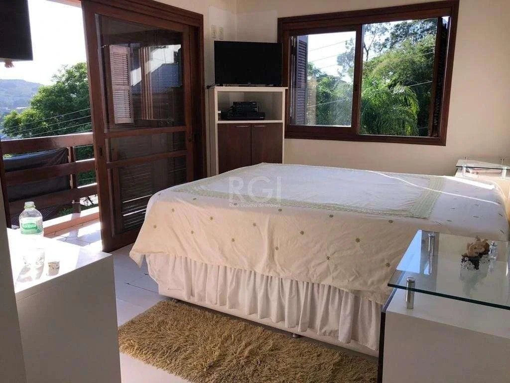 Casa em Condomínio para venda no bairro Cavalhada em Porto Alegre