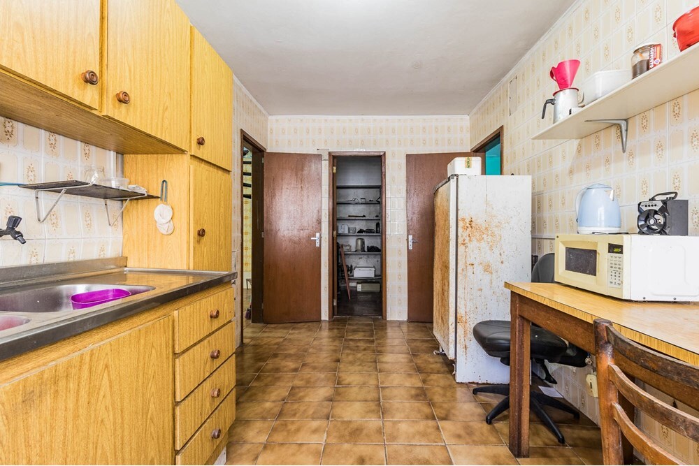 Casa à venda em Porto Alegre, Partenon, com 1 quarto, 263m² - Geniale Imóveis