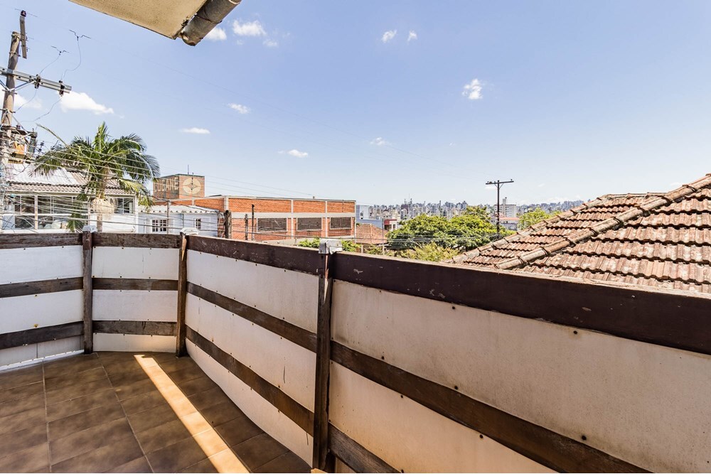 Casa à venda em Porto Alegre, Partenon, com 1 quarto, 263m² - Geniale Imóveis