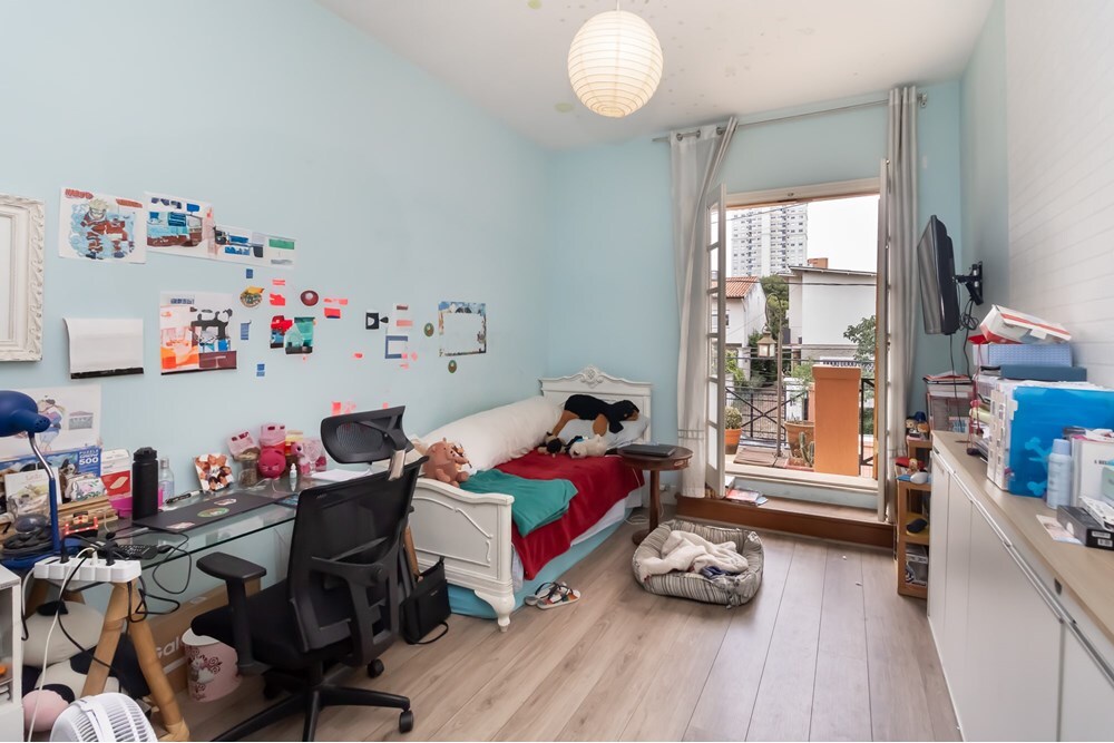 Casa à venda com 4 quartos, 300m² - Foto 2