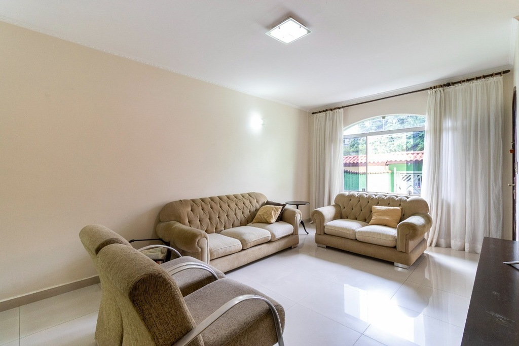 Casa, 3 quartos, 222 m² - Foto 1