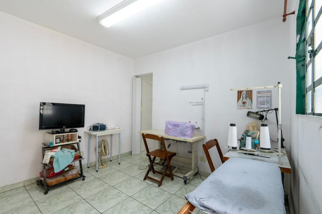 Casa à venda com 4 quartos, 60m² - Foto 4
