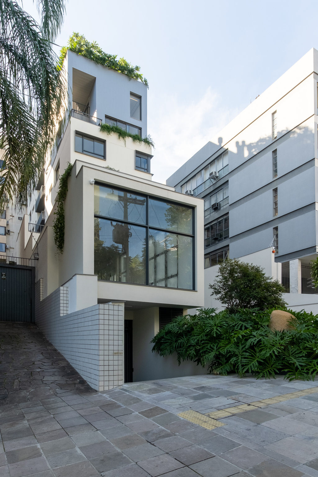 Apartamento Garden à venda em Porto Alegre, Auxiliadora, com 2 quartos, 123,81m² - Geniale Imóveis