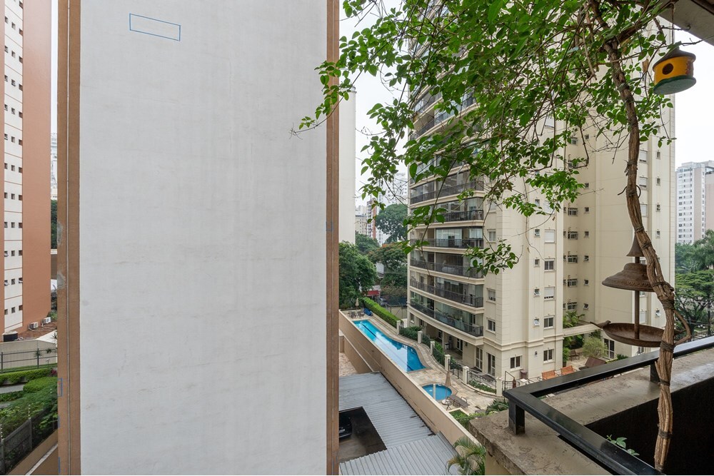 Apartamento à venda em São Paulo, Moema, com 4 quartos, 141m² - Carreyra Imobiliaria