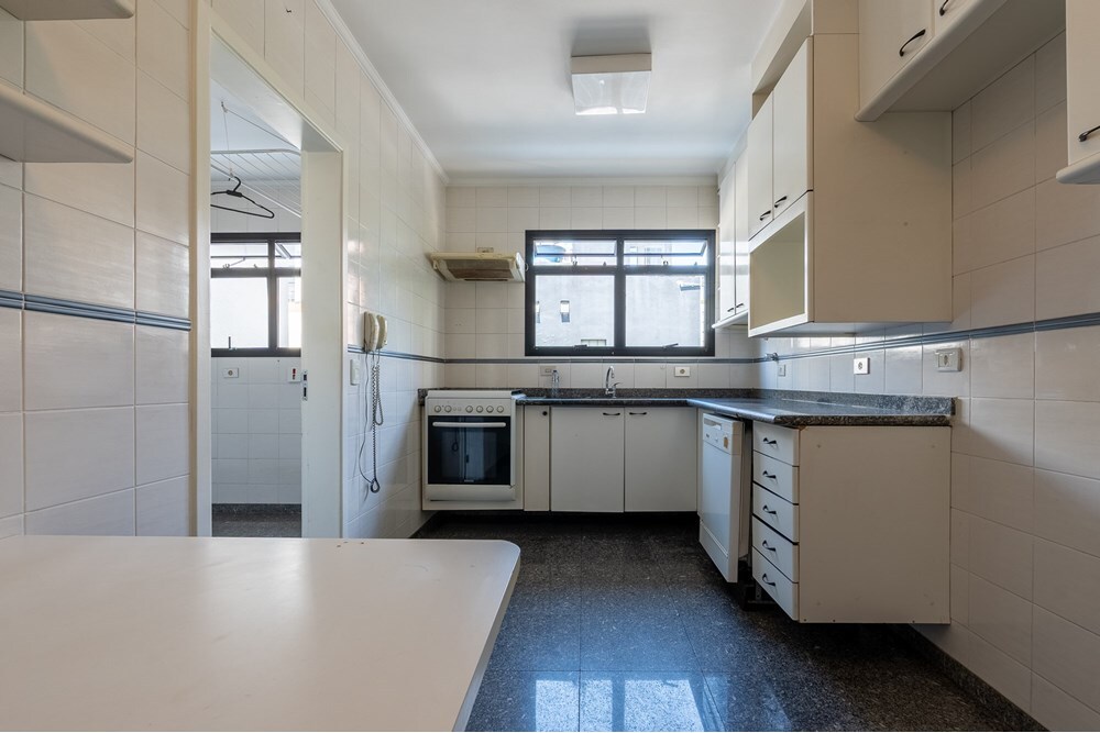 Apartamento à venda em São Paulo, Moema, com 4 quartos, 178m² - Carreyra Imobiliaria