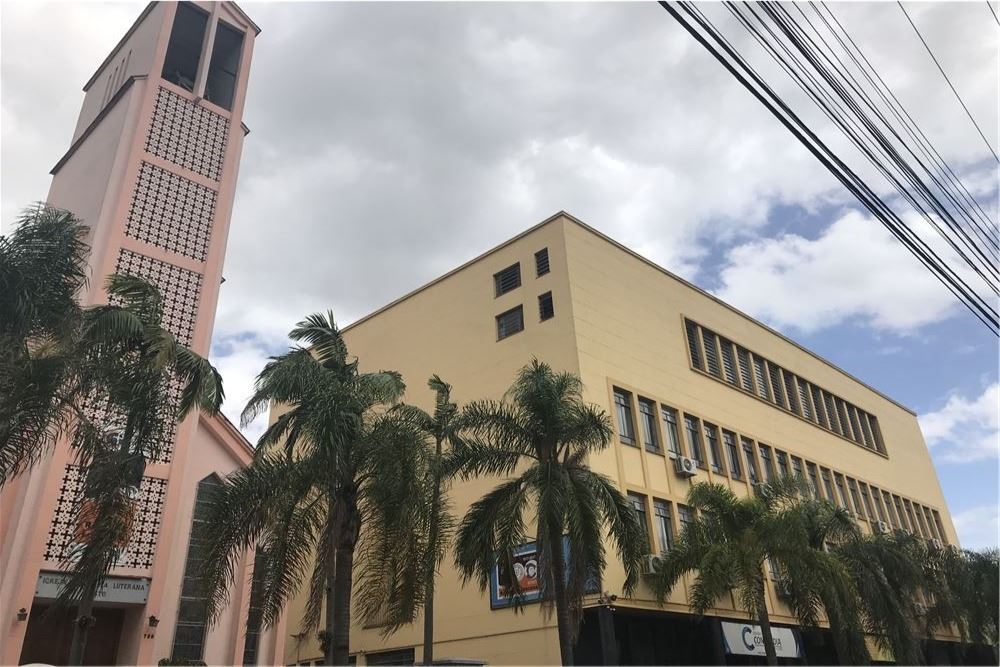 Casa à venda em Porto Alegre, São Geraldo, com 1 quarto, 315m² - ORA EMPREENDIMENTOS IMOBILIÁRIOS