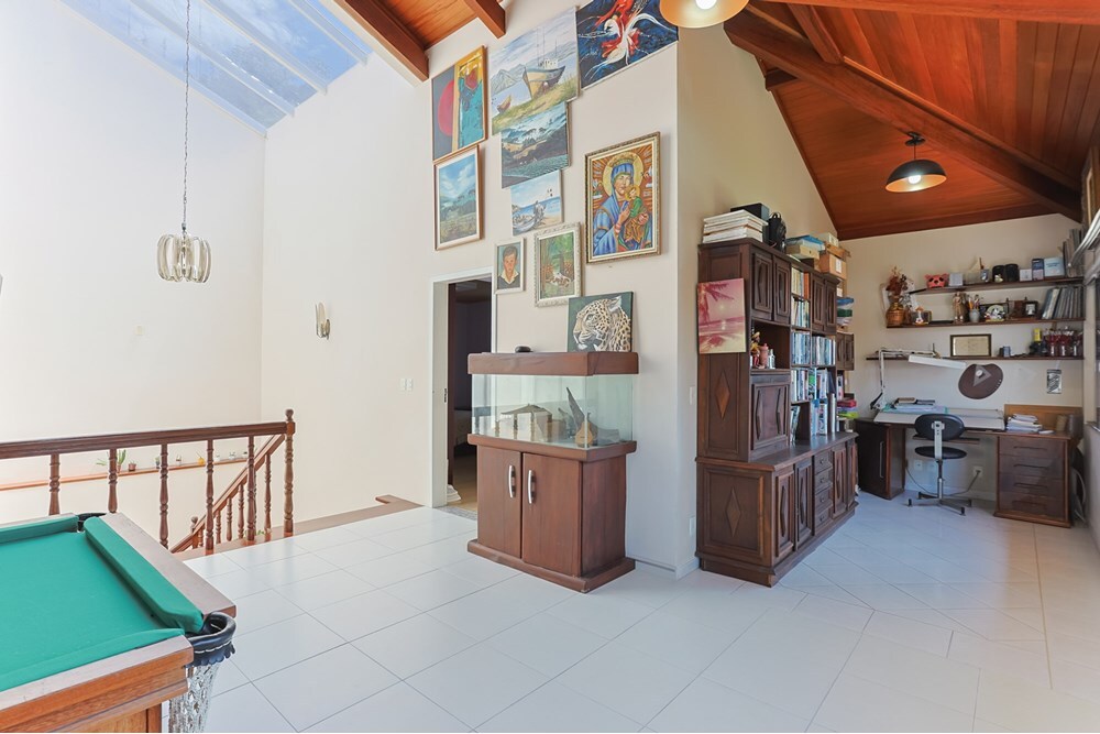 Casa à venda com 4 quartos, 295m² - Foto 4