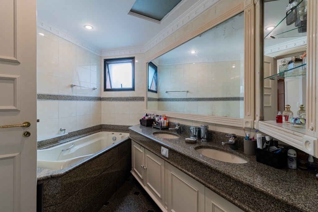 Apartamento à venda com 4 quartos, 225m² - Foto 52