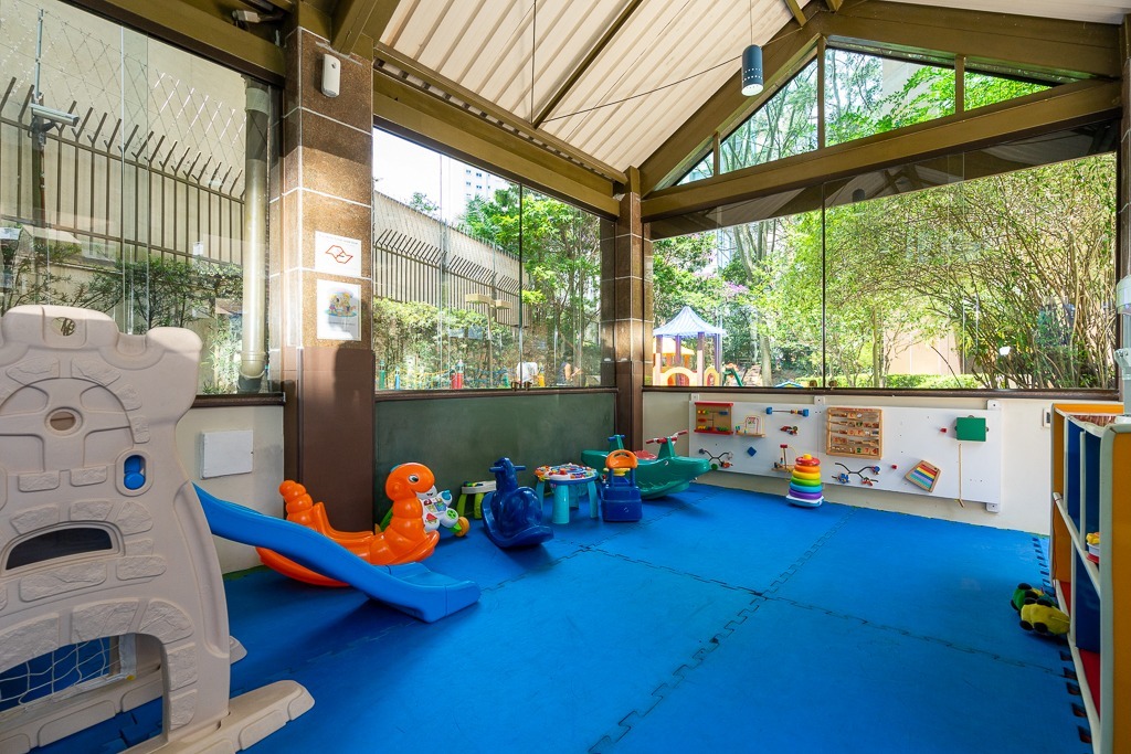 Apartamento à venda com 4 quartos, 225m² - Foto 18