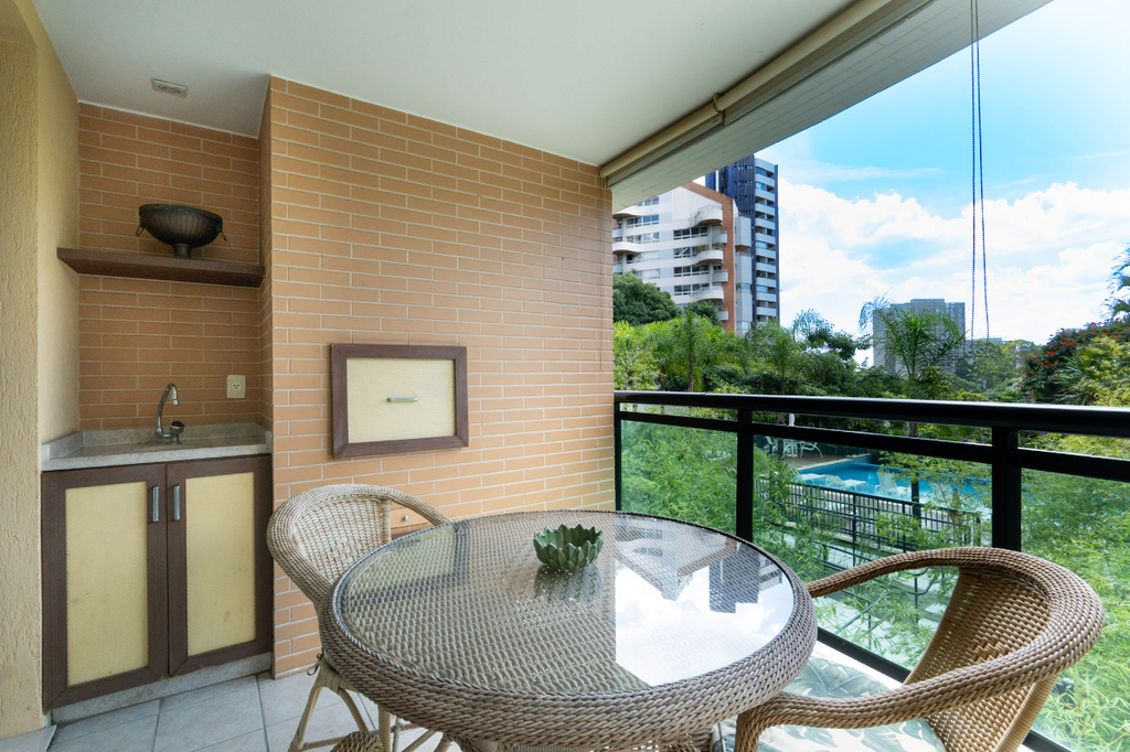 Apartamento à venda em São Paulo, Vila Suzana, com 3 quartos, 192m²