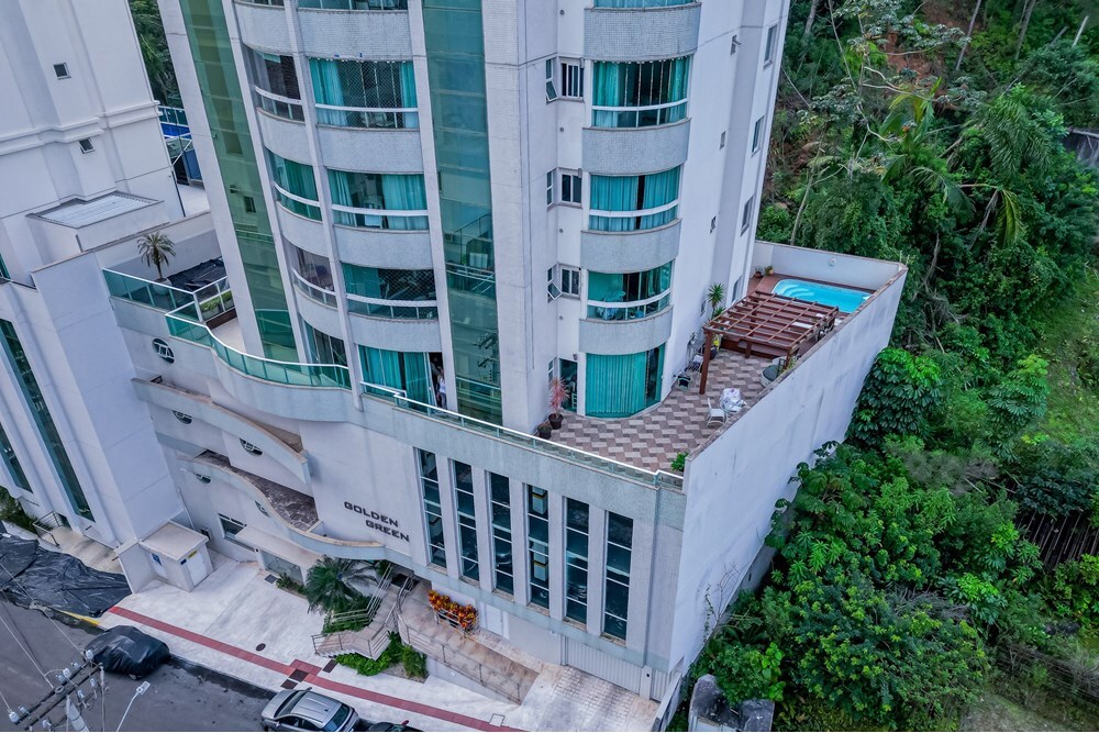 Apartamento à venda com 3 quartos, 178m² - Foto 5