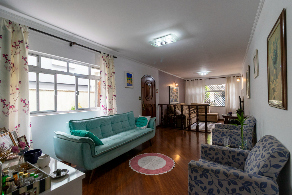 Casa à venda com 3 quartos, 200m² - Foto 1