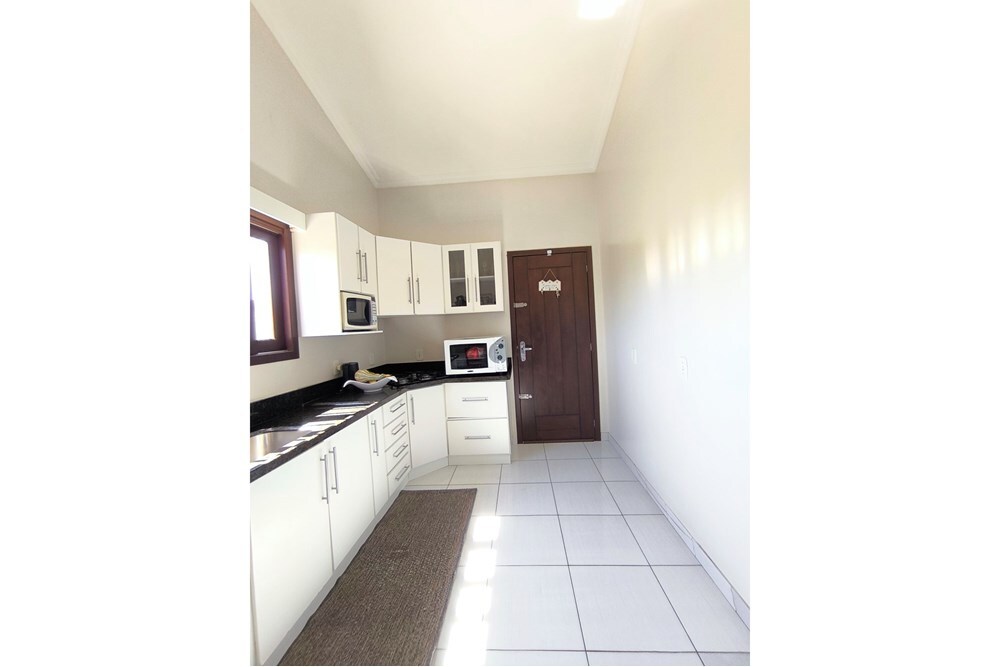 Casa à venda com 3 quartos, 99m² - Foto 2