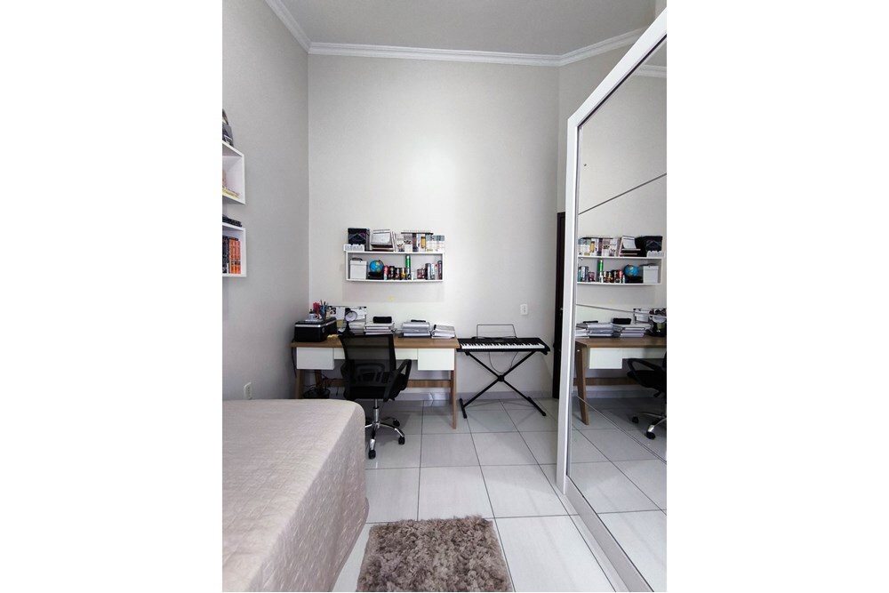 Casa à venda com 3 quartos, 99m² - Foto 13