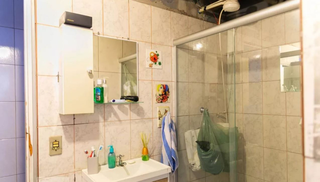 Casa à venda com 8 quartos, 192m² - Foto 4