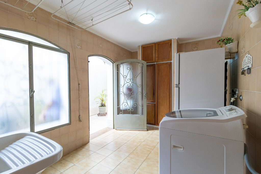 Casa à venda com 3 quartos, 284m² - Foto 8