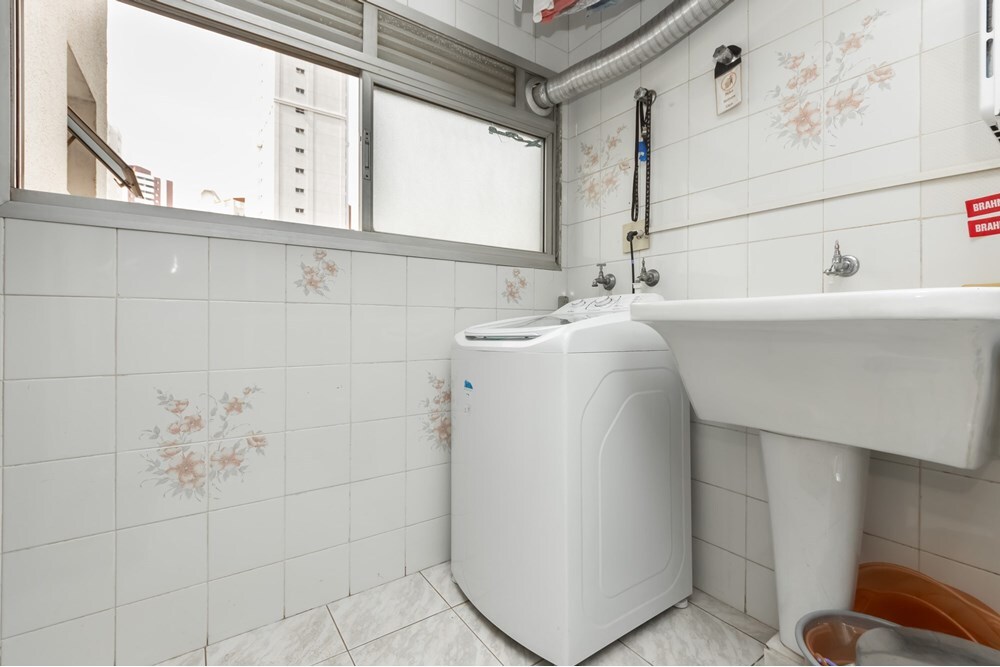 Apartamento à venda com 3 quartos, 96m² - Foto 2