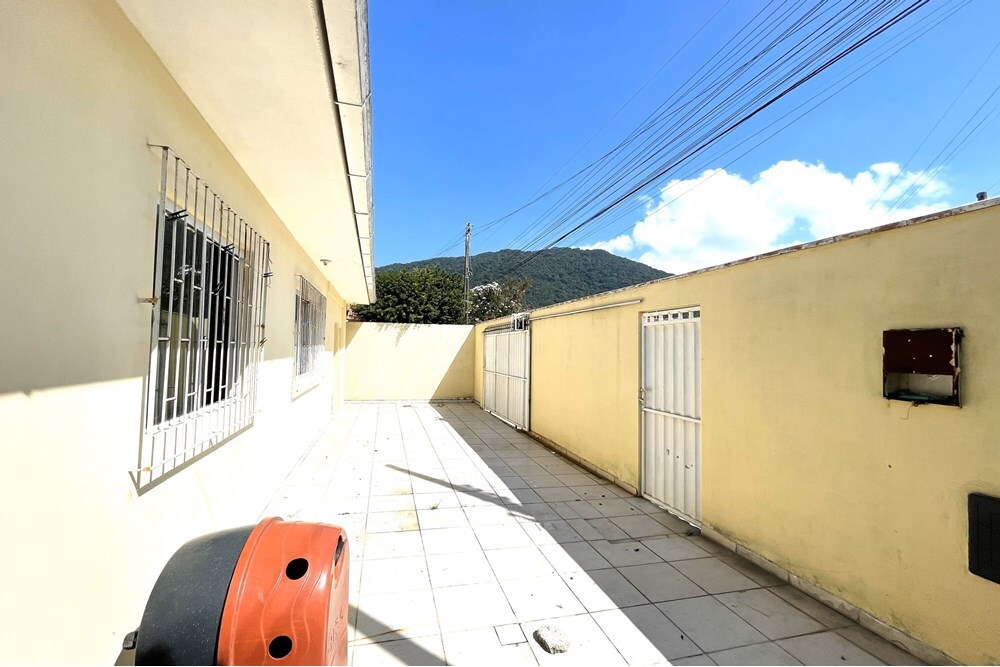 Casa à venda com 3 quartos, 266m² - Foto 13