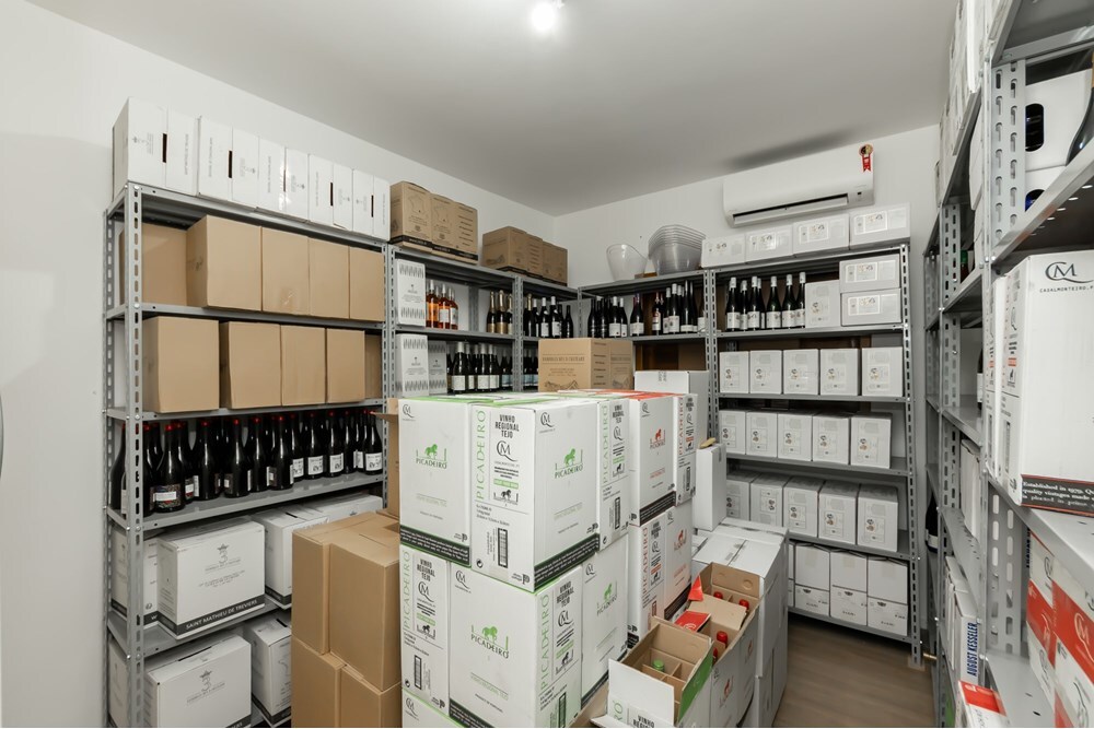Casa à venda com 4 quartos, 270m² - Foto 2