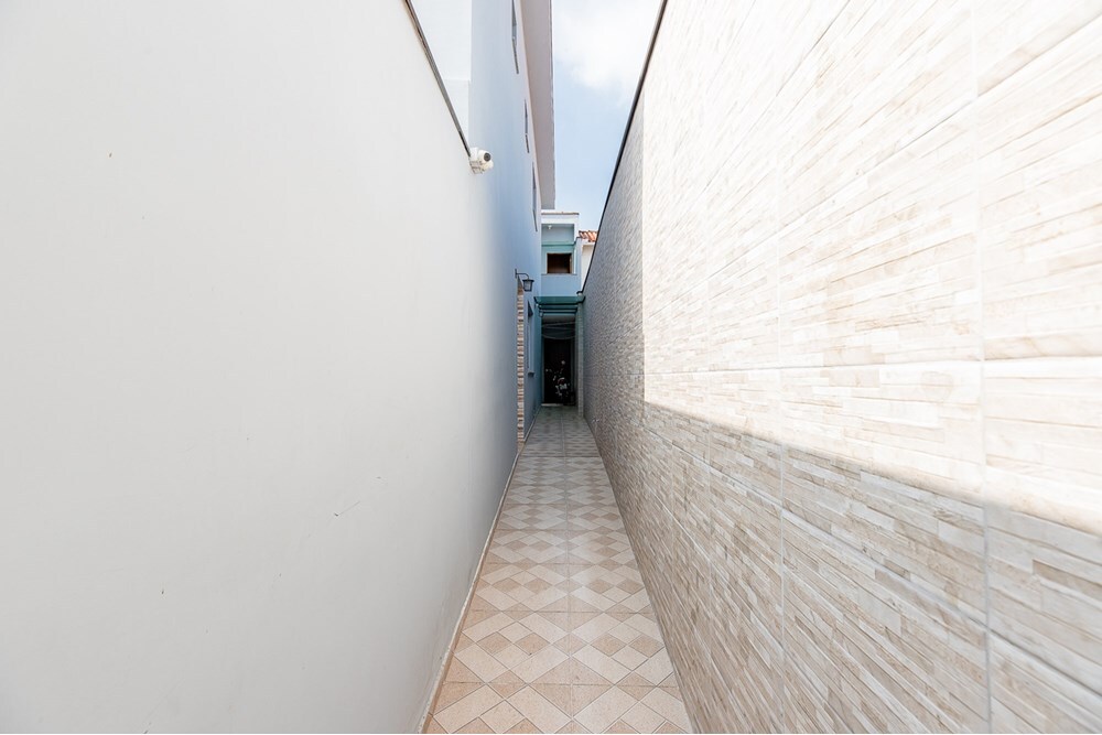 Casa à venda com 4 quartos, 200m² - Foto 2