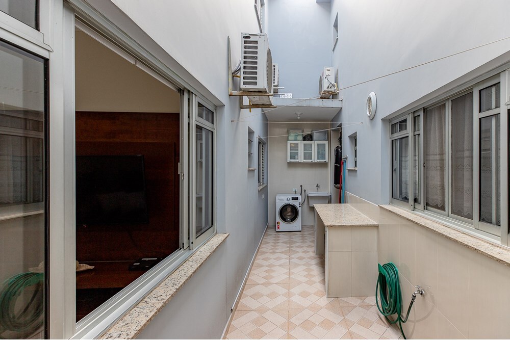 Casa à venda com 4 quartos, 200m² - Foto 17