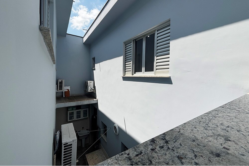 Casa à venda com 4 quartos, 200m² - Foto 28