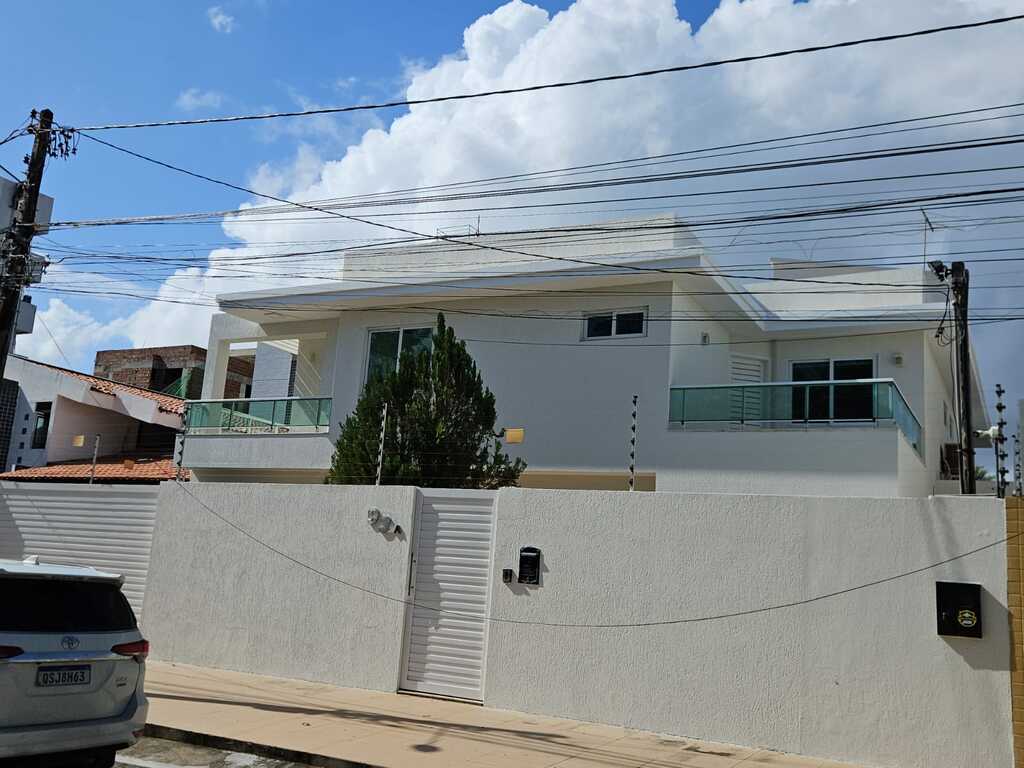 Casa à venda com 4 quartos, 331m² - Foto 2