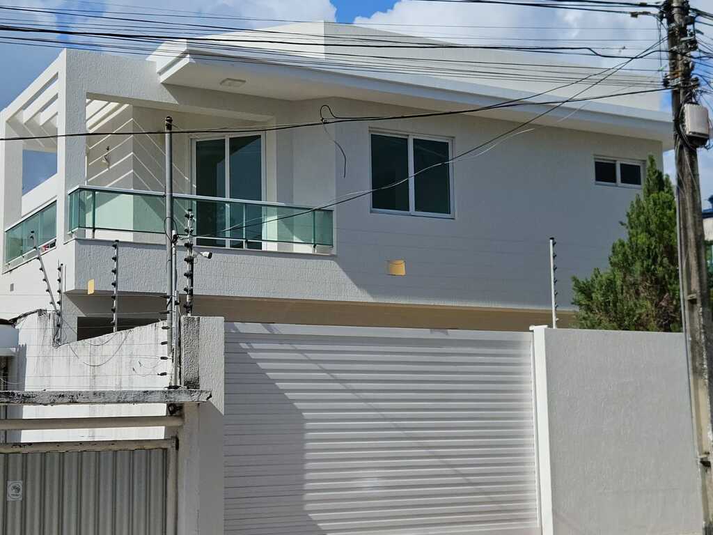Casa à venda com 4 quartos, 331m² - Foto 4