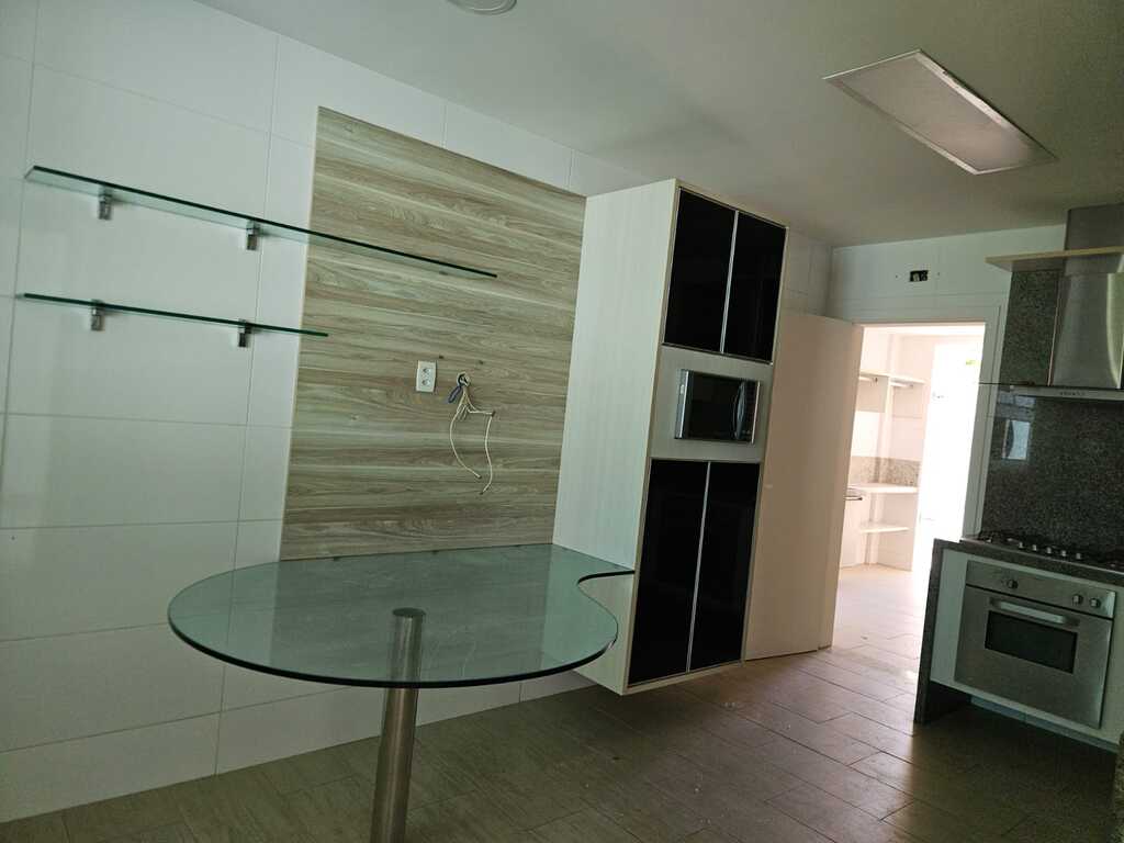 Casa à venda com 4 quartos, 331m² - Foto 6