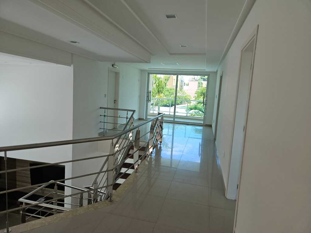 Casa à venda com 4 quartos, 331m² - Foto 11