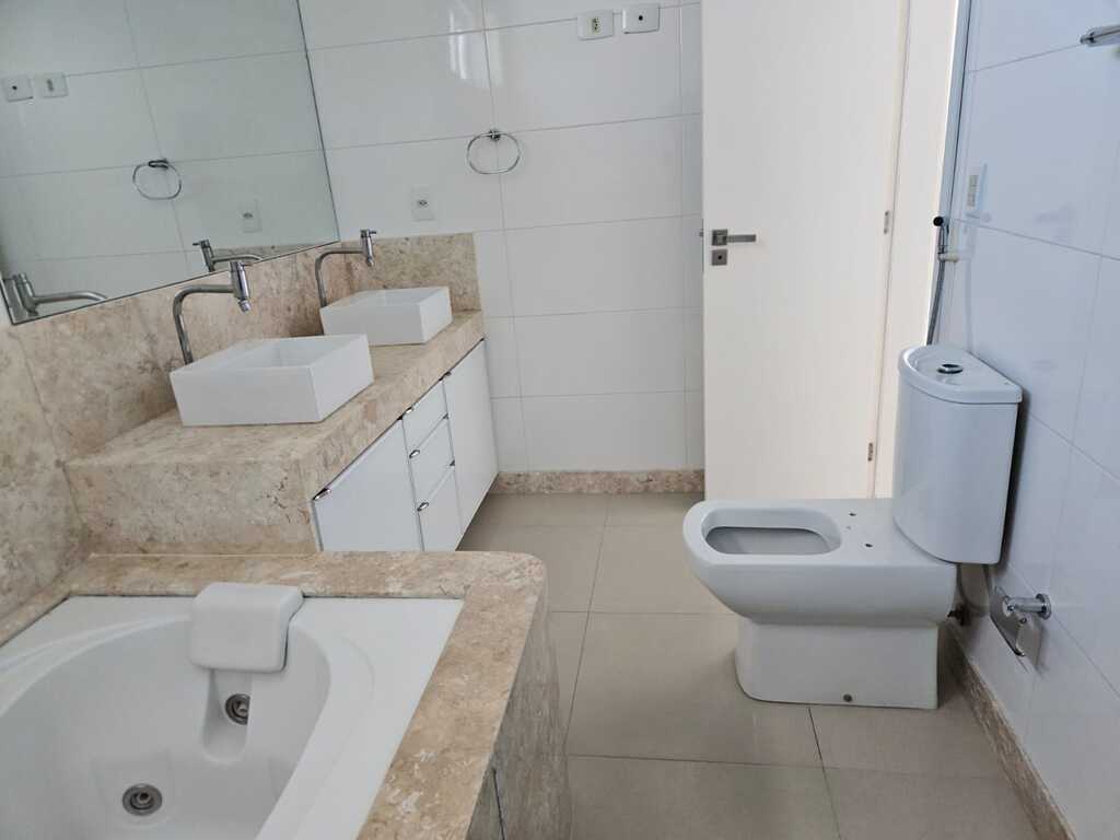 Casa à venda com 4 quartos, 331m² - Foto 13