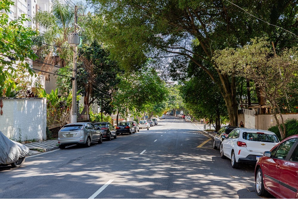 Casa à venda em São Paulo, Campo Belo, com 3 quartos, 140m² - Carreyra Imobiliaria
