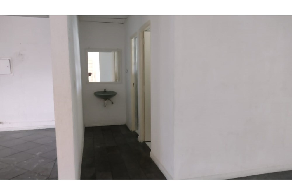 Casa à venda com 2 quartos, 450m² - Foto 56
