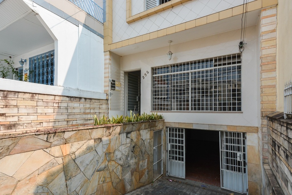 Casa à venda com 3 quartos, 130m² - Foto 1
