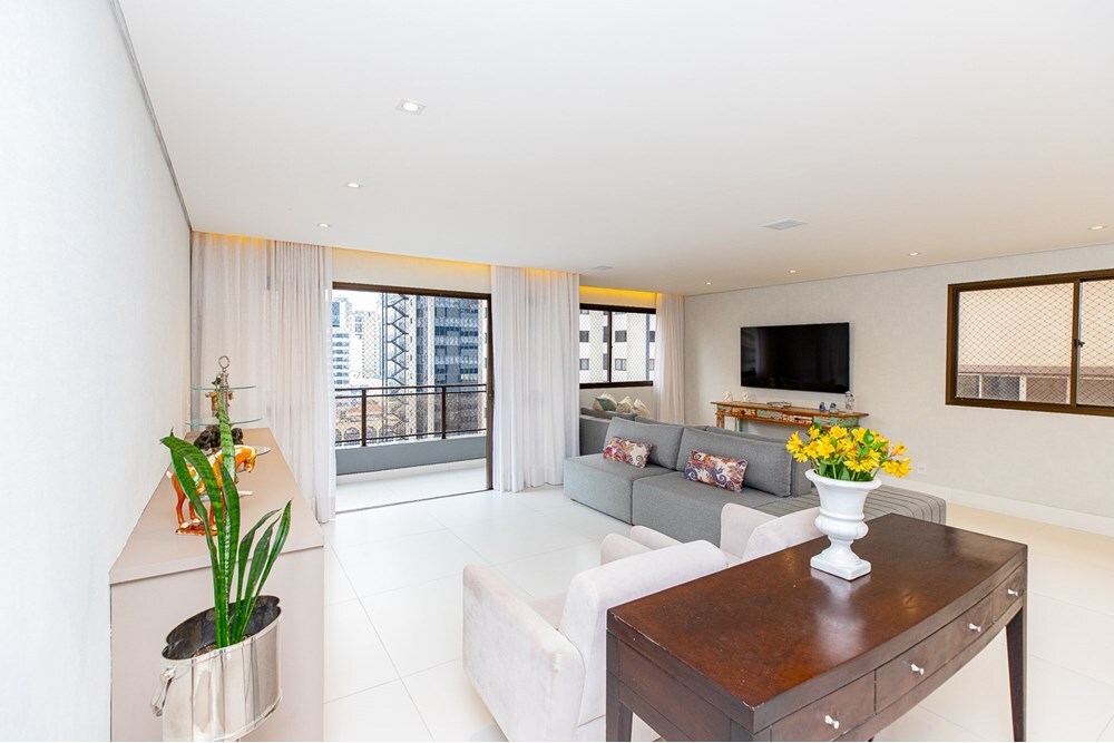 Apartamento à venda em São Paulo, Itaim Bibi, com 4 quartos, 197m² - Carreyra Imobiliaria