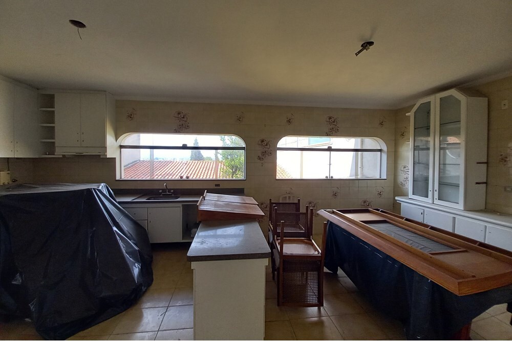 Casa à venda com 4 quartos, 377m² - Foto 7