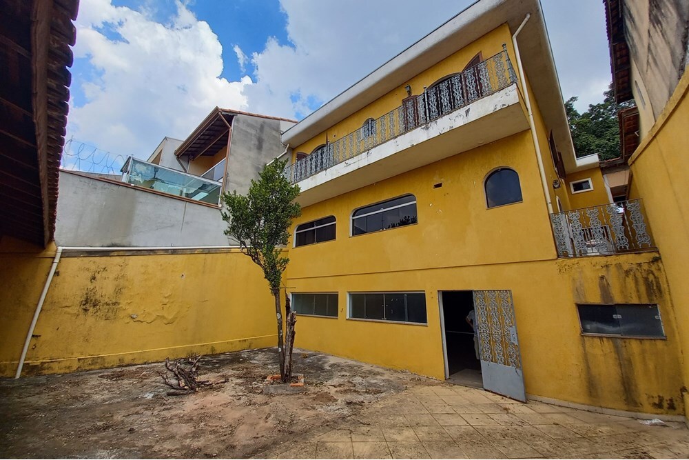 Casa à venda com 4 quartos, 377m² - Foto 15