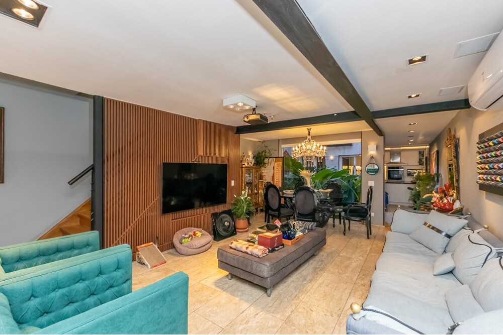 Casa de Condomínio à venda com 3 quartos, 200m² - Foto 1