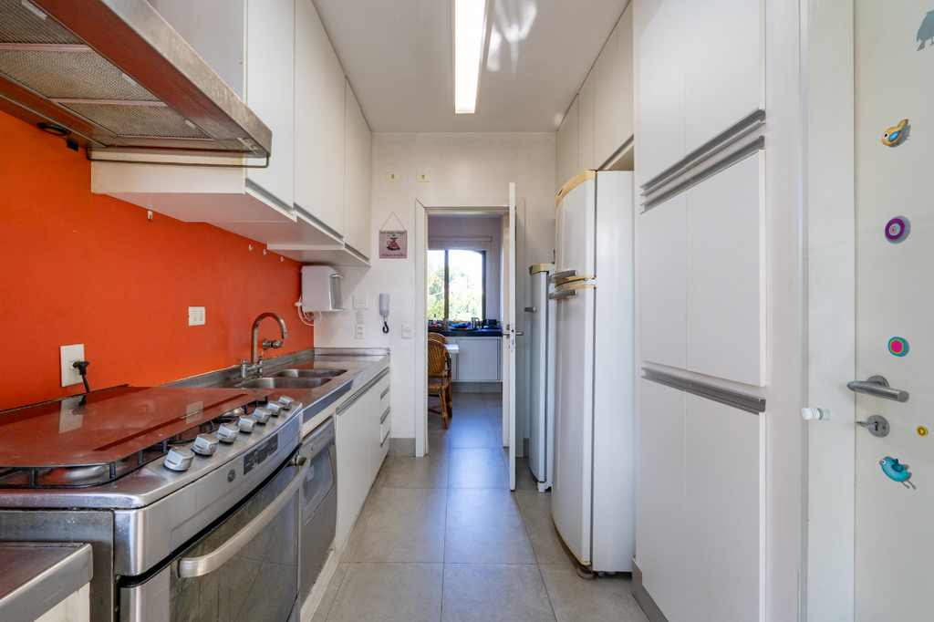 Apartamento à venda com 3 quartos, 232m² - Foto 15
