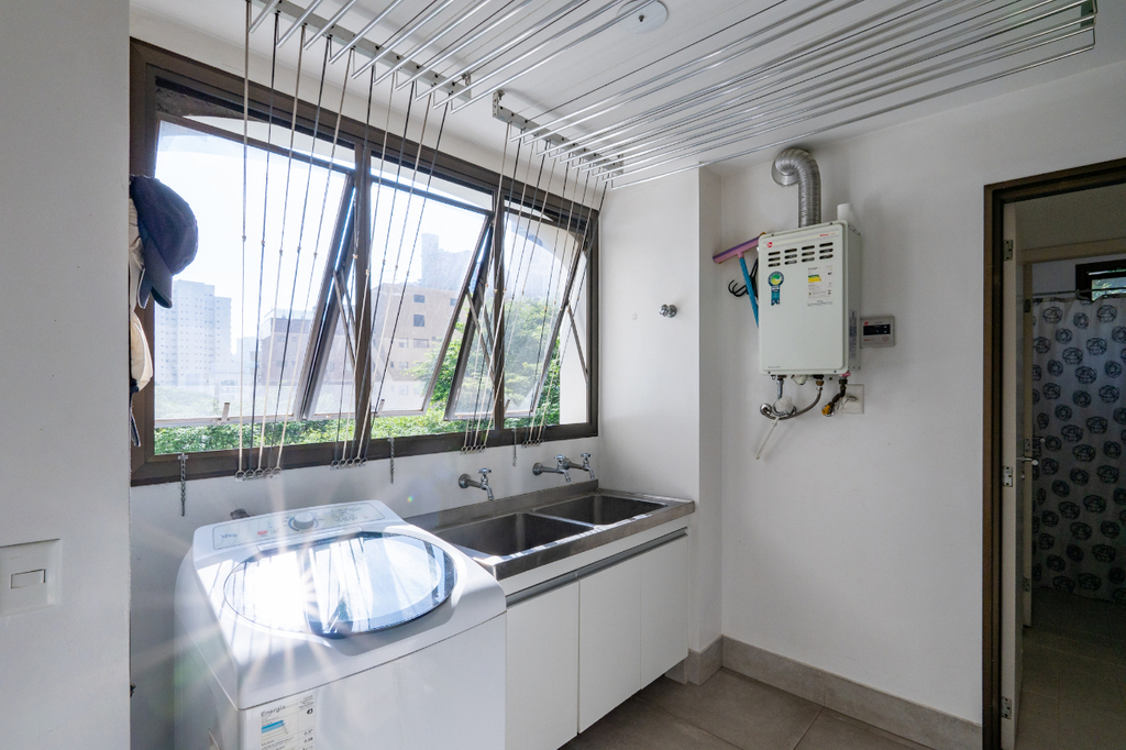 Apartamento à venda com 3 quartos, 232m² - Foto 18