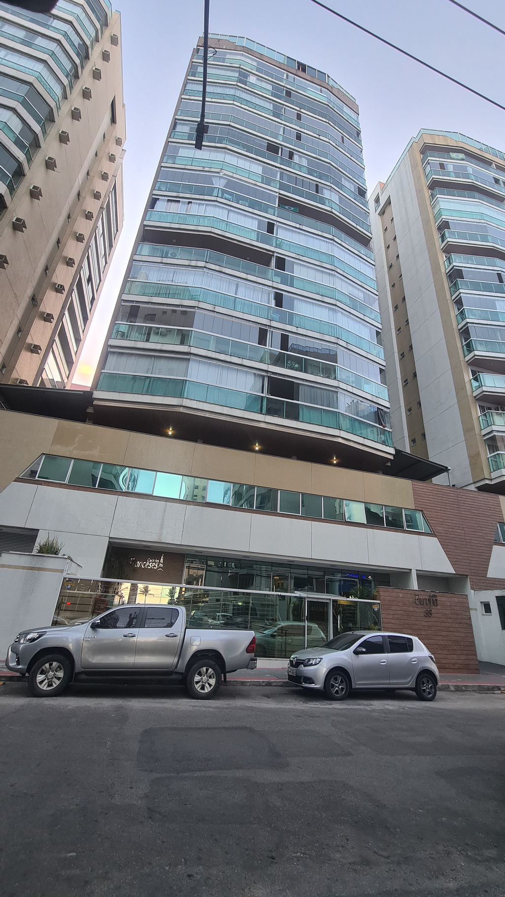 Apartamento à venda em Vila Velha, Itapuã, com 3 quartos, 98,65m² - Macarineli Imóveis