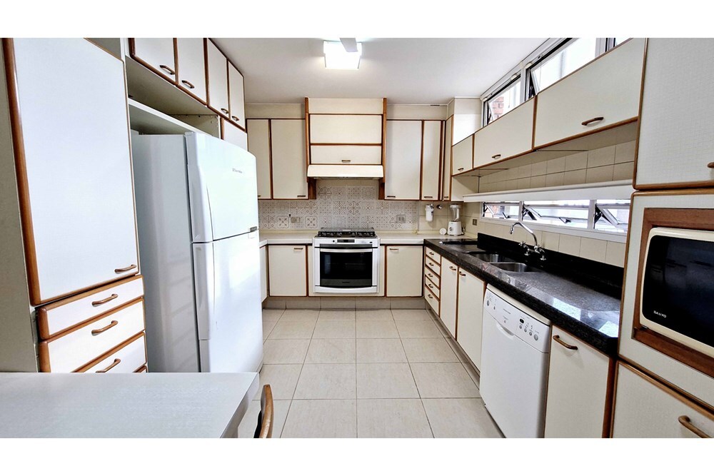 Apartamento à venda com 3 quartos, 201m² - Foto 16