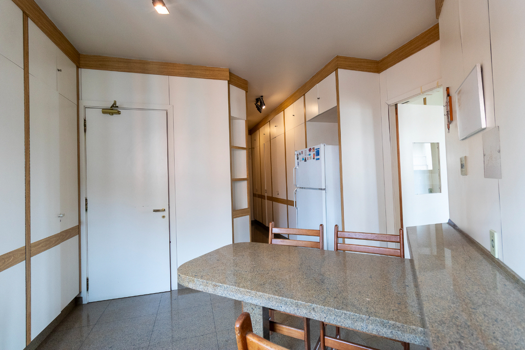 Apartamento à venda com 3 quartos, 325m² - Foto 42