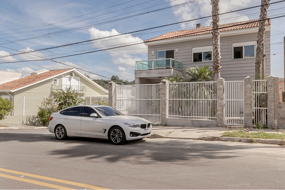 Casa à venda em Porto Alegre, Lomba do Pinheiro, com 4 quartos, 132m² - Geniale Imóveis