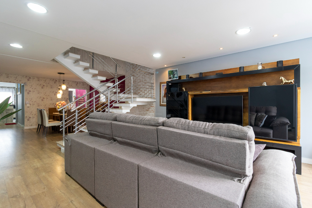 Casa à venda com 3 quartos, 254m² - Foto 1