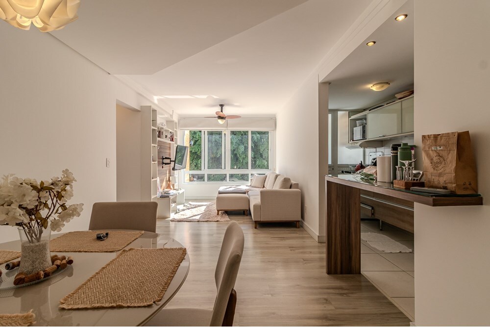 Apartamento à venda em Porto Alegre, Santa Cecília, com 2 quartos, 69m²